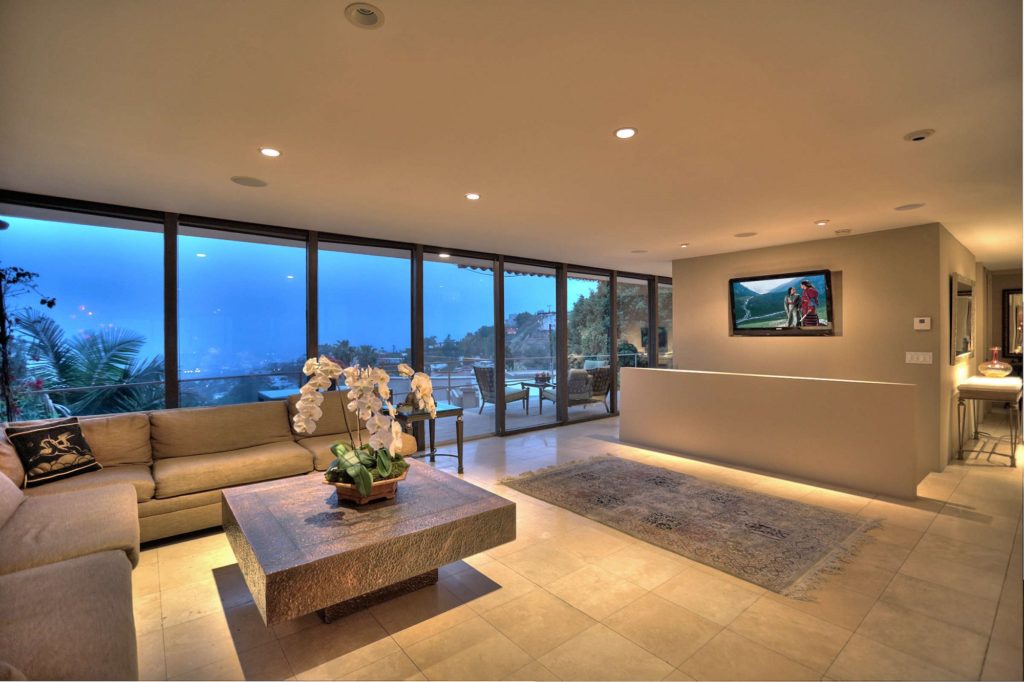 1680 Sunset Plaza Drive