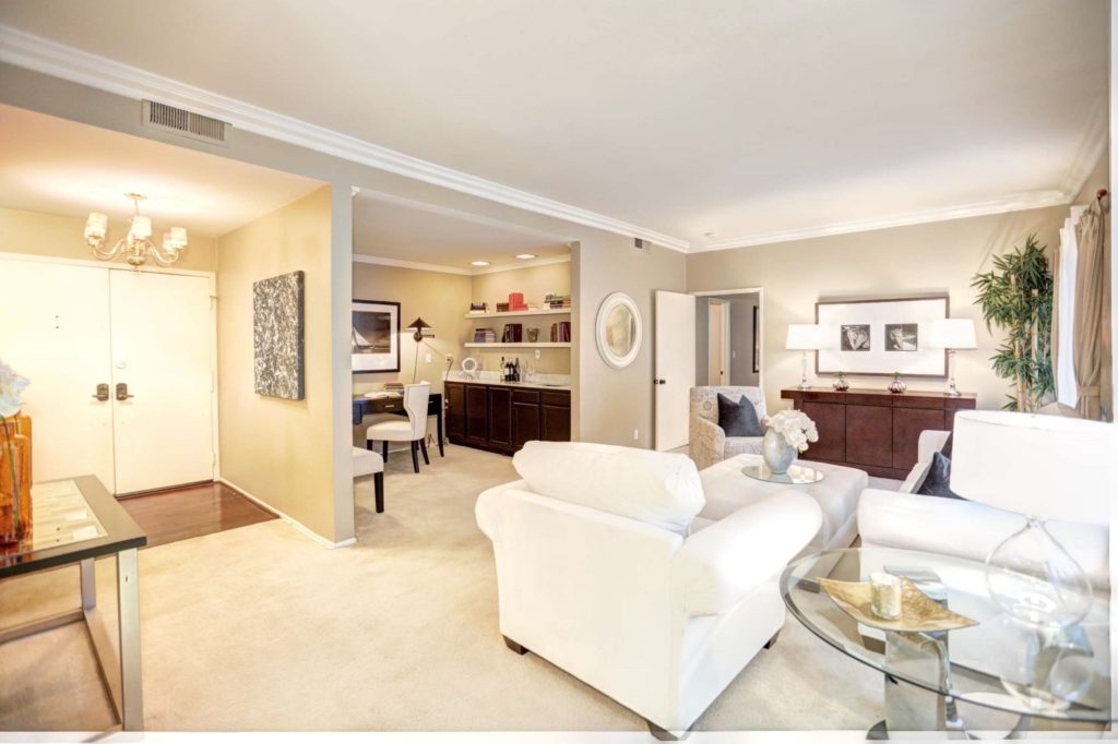 1140 Alta Loma Road #202