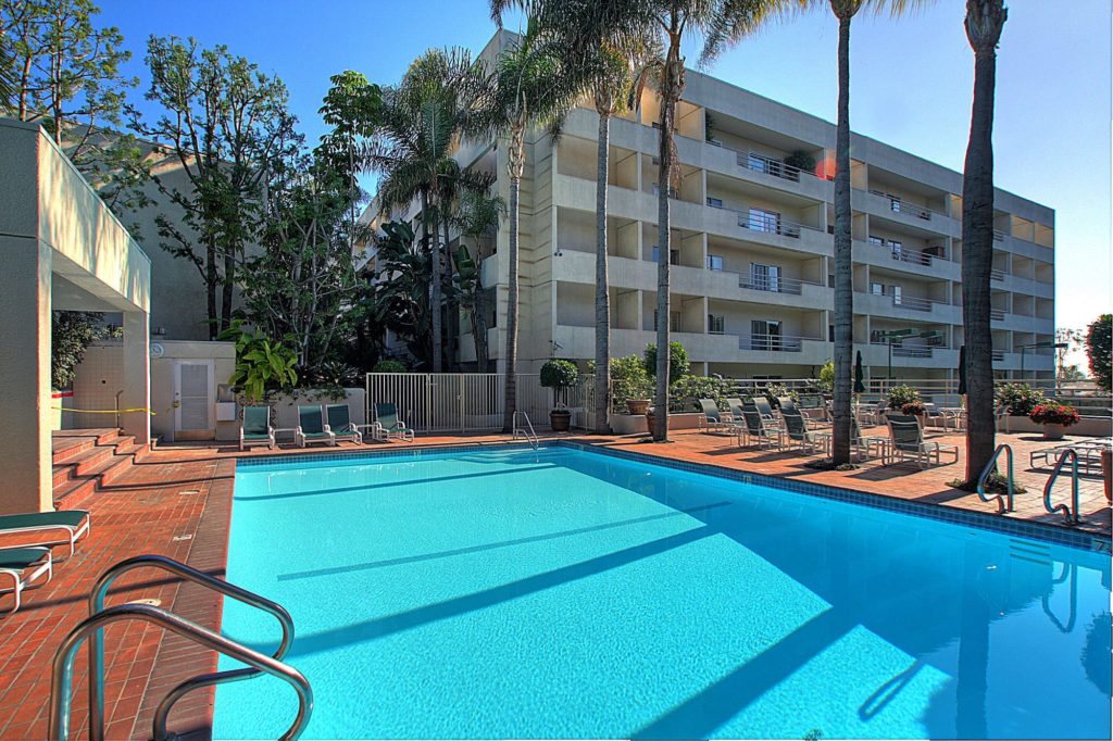 1131 Alta Loma Rd #312