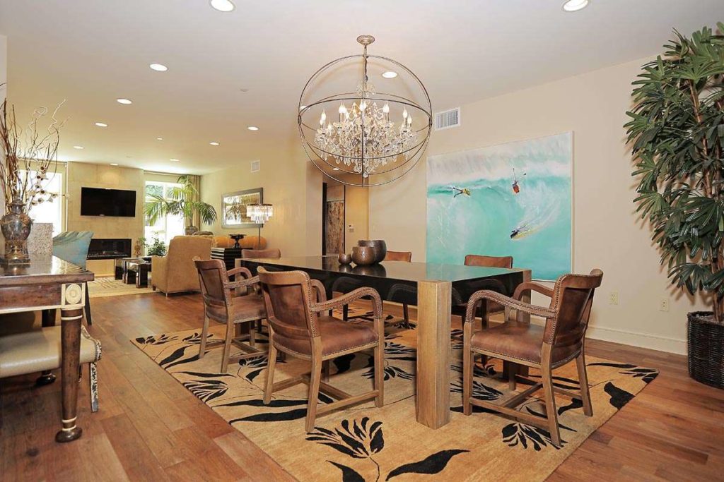 447 N. Doheny Drive #102