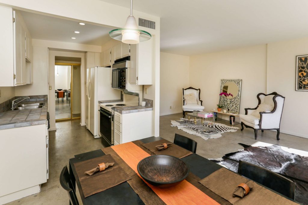 1131 Alta Loma Rd #523