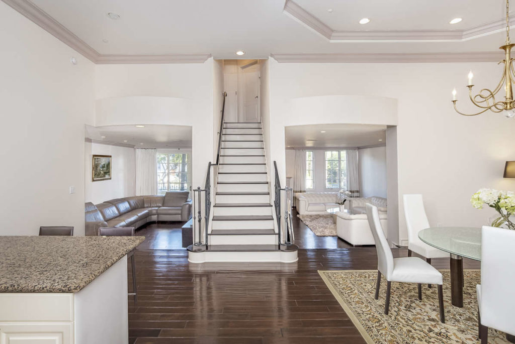 433 N. Doheny Drive #108