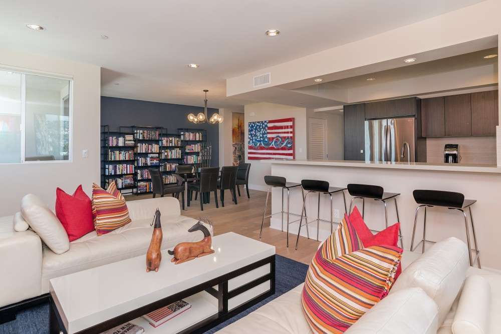 118 N. Kings Rd #Ph4