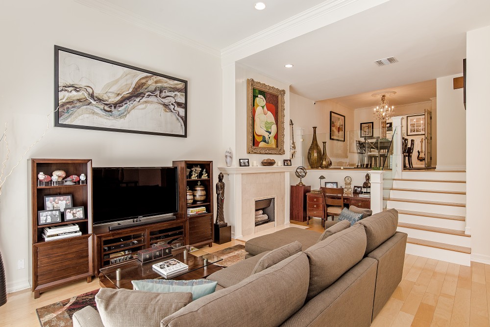 1131 Alta Loma Rd #603