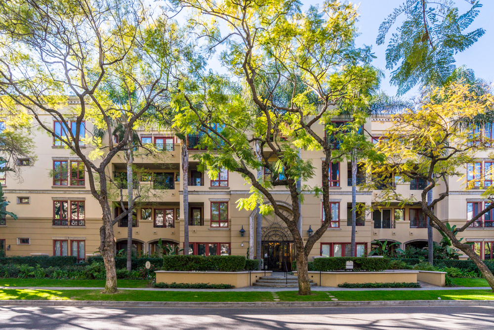 411 N. Oakhurst Dr #111